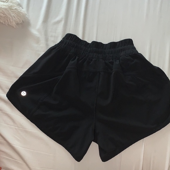 lululemon athletica Pants - lululemon size 6 black tracker shorts